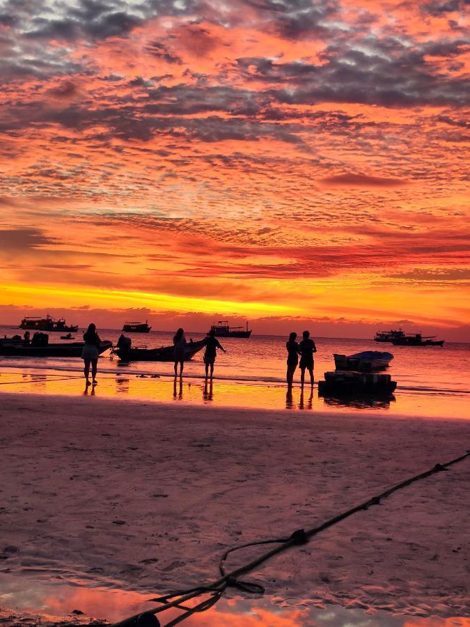 Grand Beach Resort Ko Tao Buitenkant foto