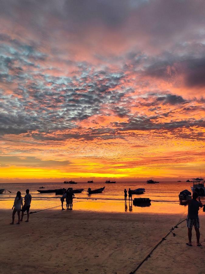 Grand Beach Resort Ko Tao Buitenkant foto